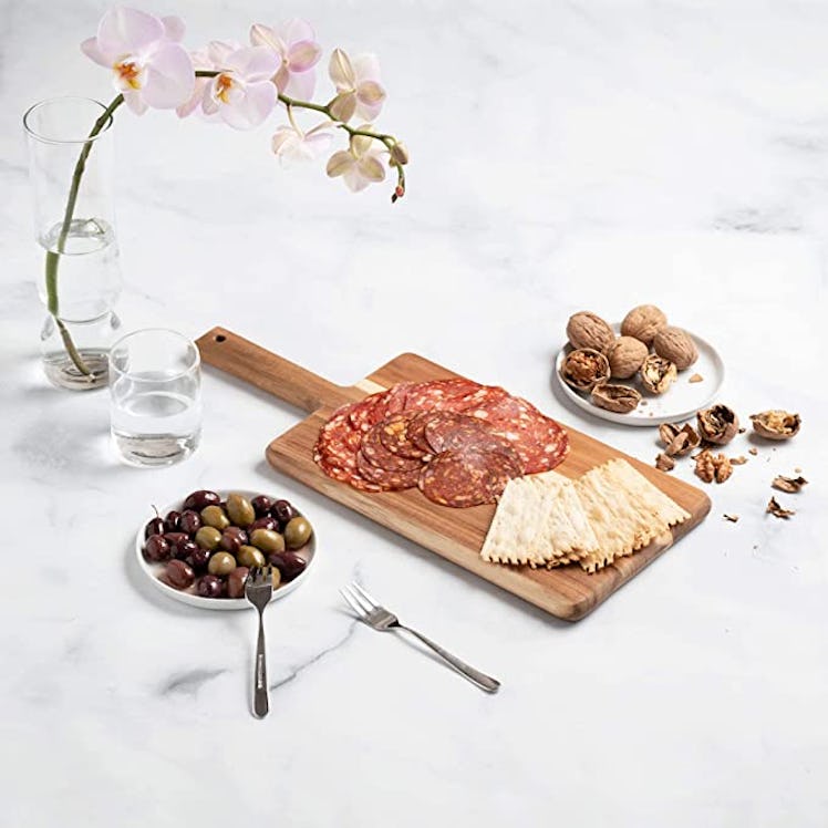 Villa Acacia Wooden Cutting Board