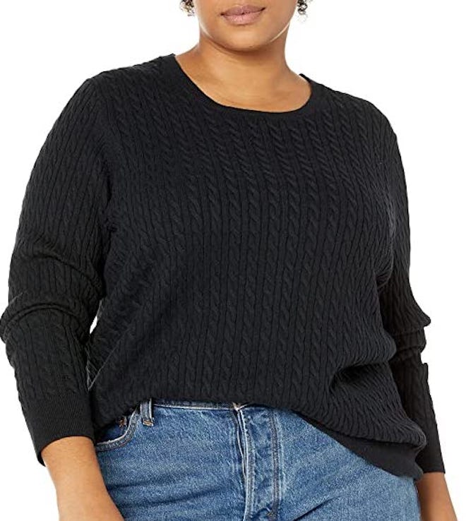 This crewneck sweater is warm, breathable, and soft to wear everyday. 