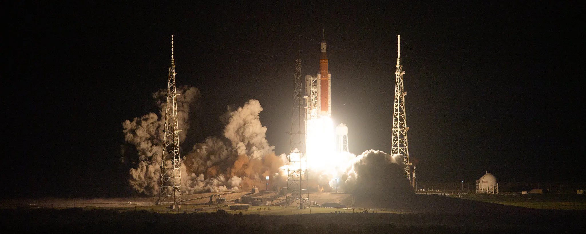Artemis I lifts off and more: Understand the world through 8 images