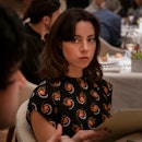 Harper (Aubrey Plaza) looking at Ethan (Will Sharpe) in The White Lotus Season 2