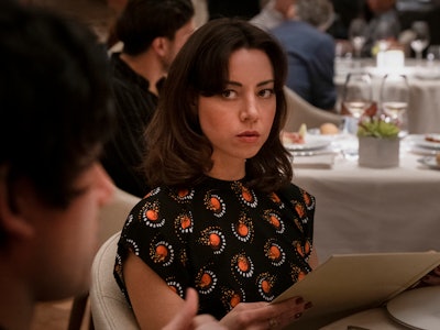 Harper (Aubrey Plaza) looking at Ethan (Will Sharpe) in The White Lotus Season 2