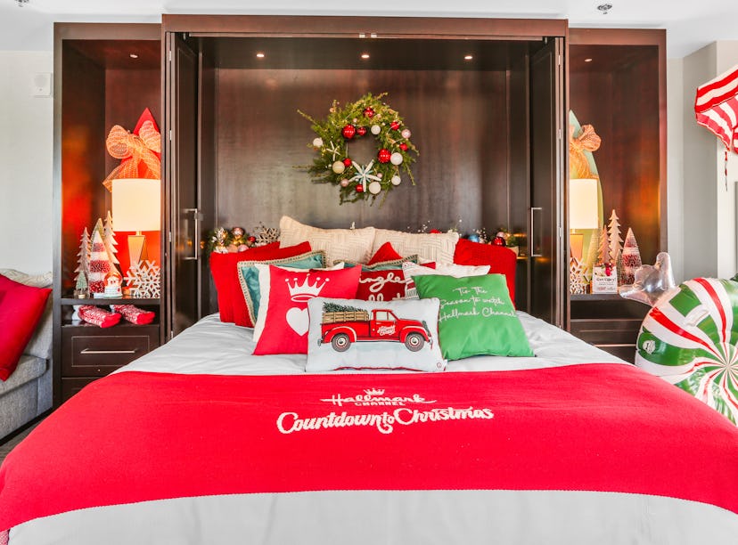 Stay At Hilton Hotel's Hallmark Christmas Movie Inspired Immersive Suites 