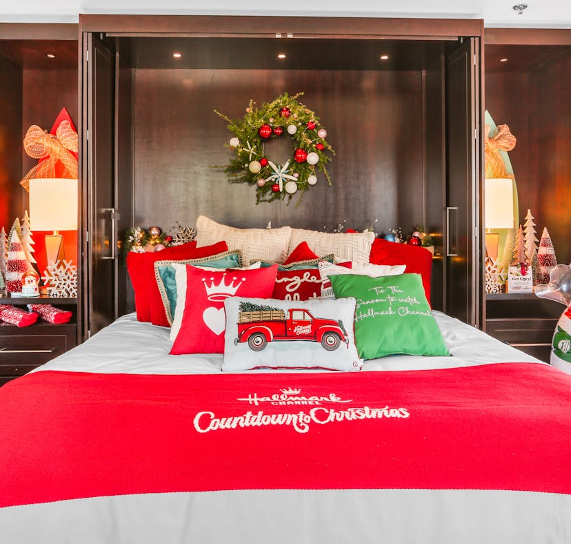 Stay At Hilton Hotel's Hallmark Christmas Movie Inspired Immersive Suites