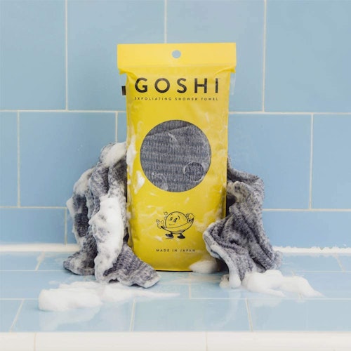 Make exfoliating easy in the shower with this exfoliating shower towel.