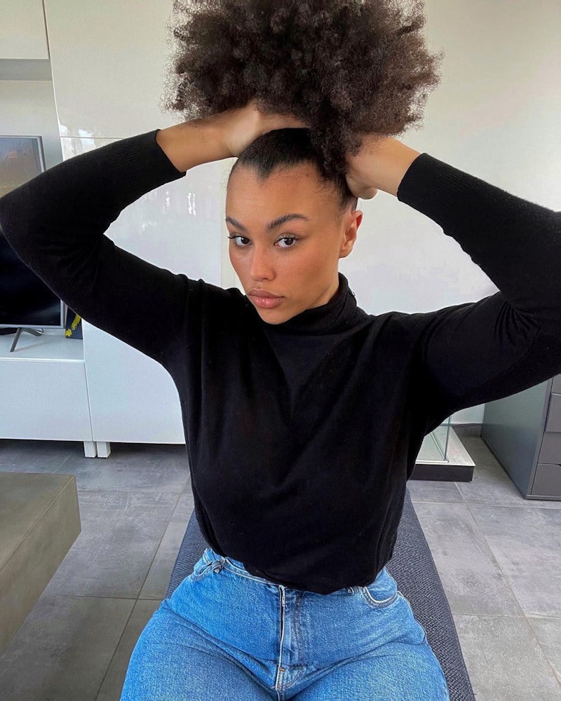 14 Holiday Hairstyles For Natural Hair That Are So Easy To Do