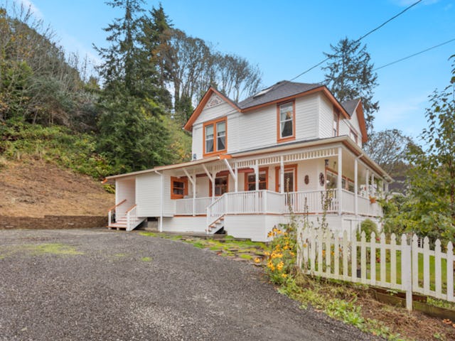 If you're a fan of 80s nostalgia, it might be time to move into the 'Goonies' house.