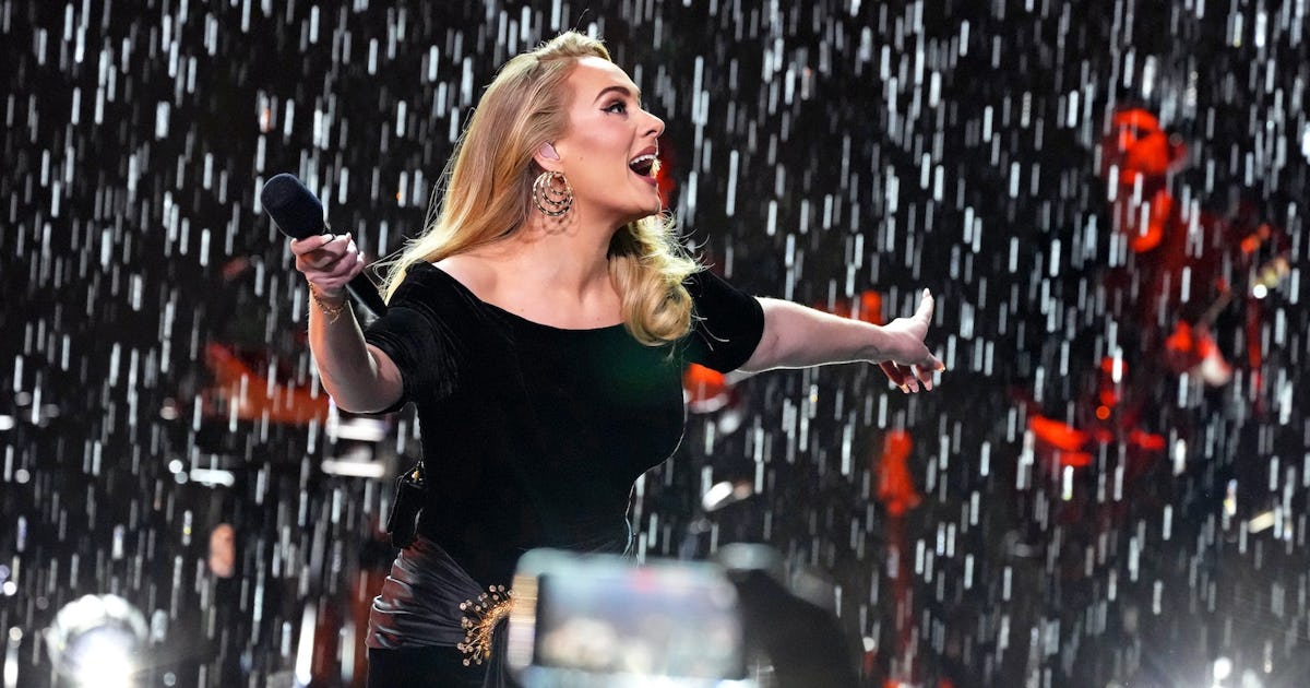 See Photos From Night 1 Of Adele’s Vegas Residency