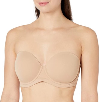This strapless bra features a large variety of cup and band sizes, plus silicone grips at the top an...