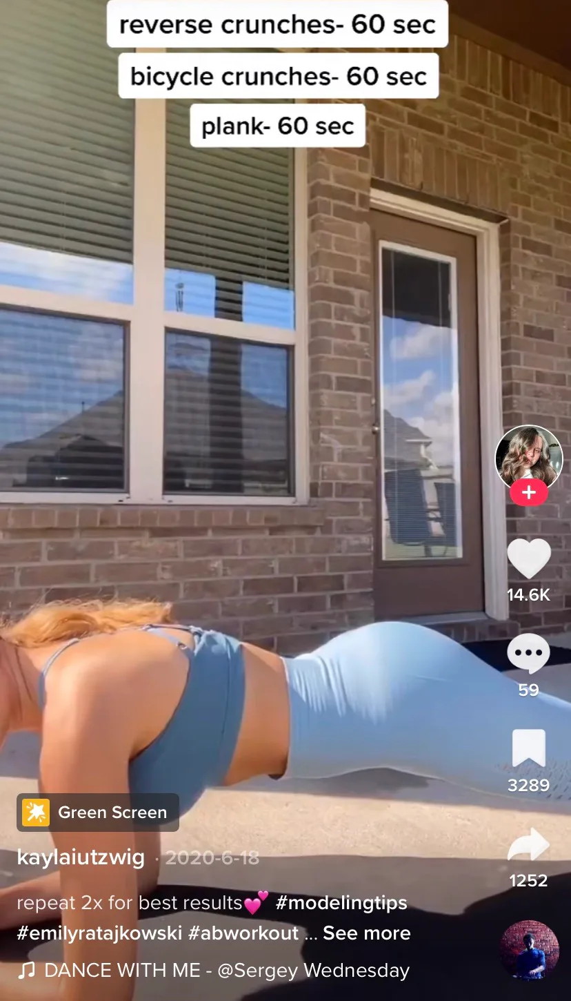 Emily Ratajkowski's Ab Workout From TikTok Takes Just 7 Minutes