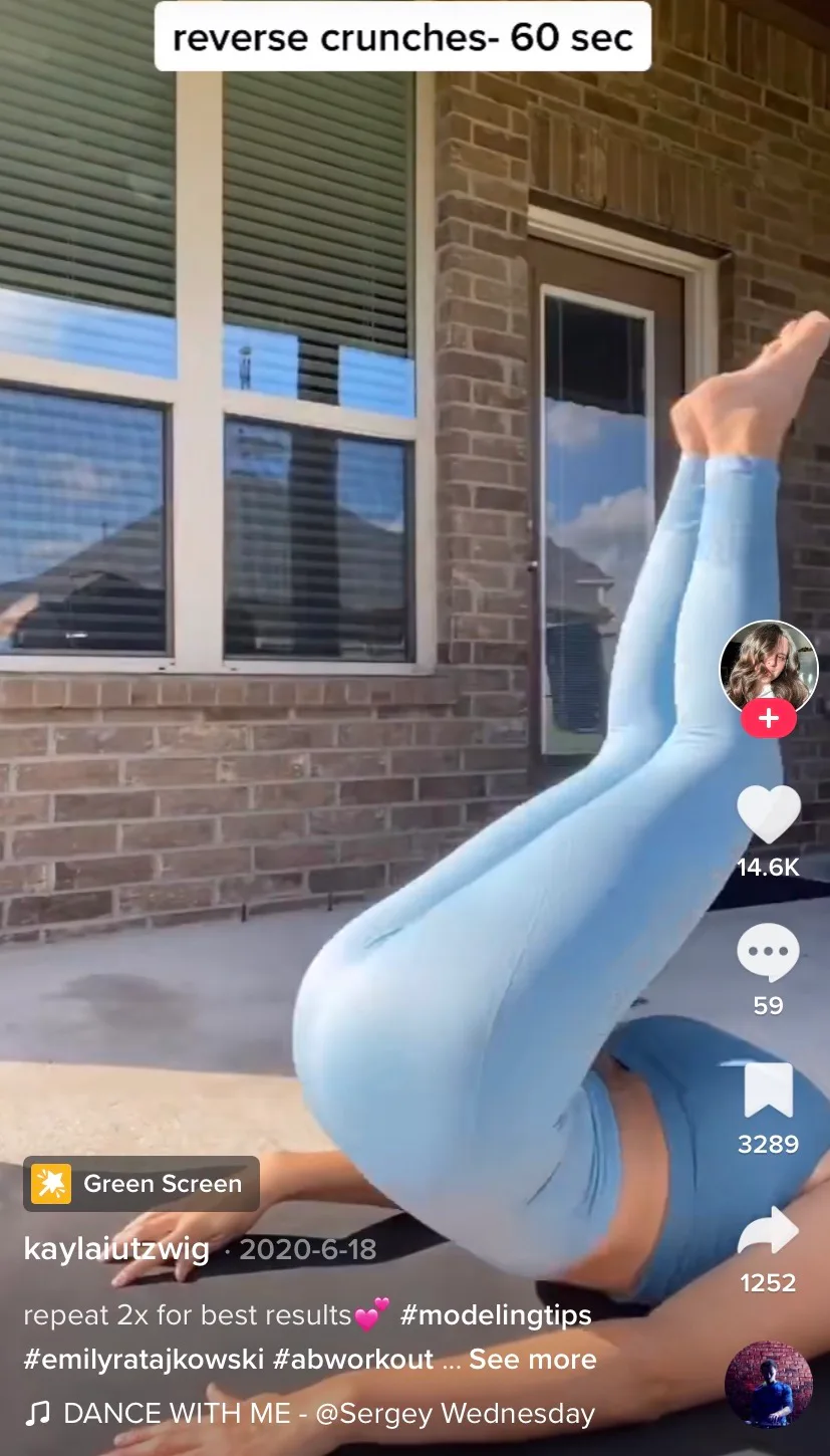 Emily Ratajkowski's Ab Workout From TikTok Takes Just 7 Minutes
