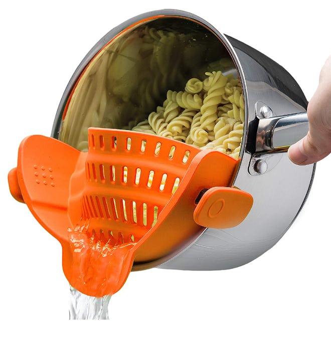 Kitchen Gizmo Snap N Strain Pot Strainer and Pasta Strainer