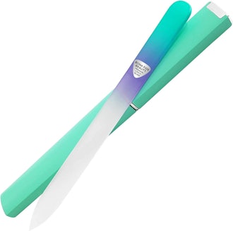 Bona Fide Beauty Glass Nail File is what you should put on your nails after removing acrylics.