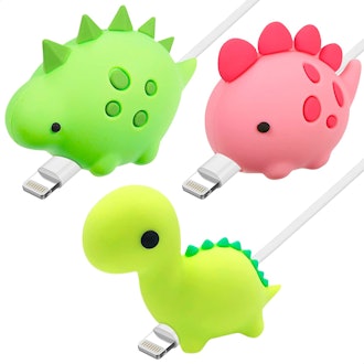 https://imgix.bustle.com/uploads/image/2022/11/28/1f23e460-690f-4030-ae8a-ba164f385a50-animal-chargers.jpg?w=330&h=330&fit=crop&crop=faces&auto=format%2Ccompress