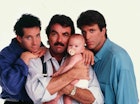 三个男人和一个婴儿