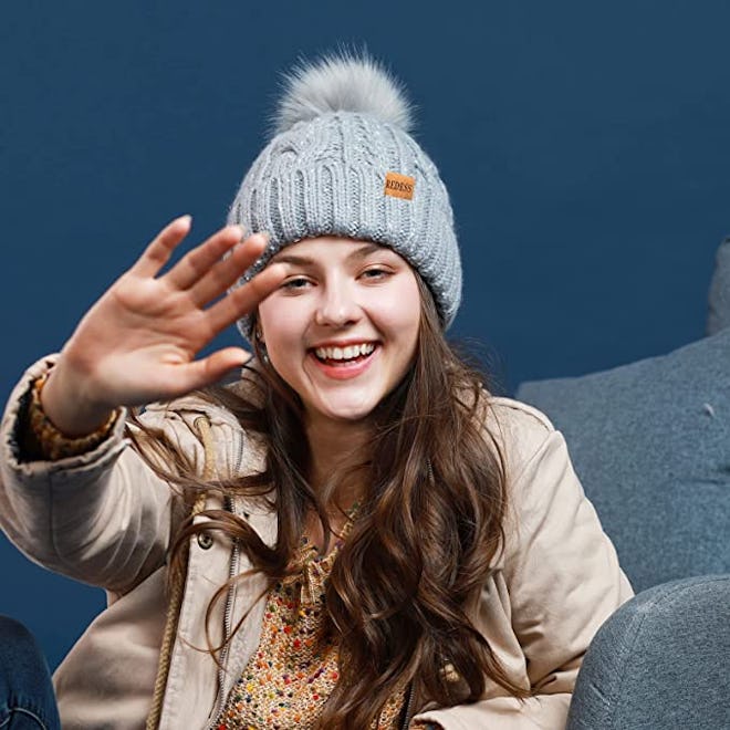 REDESS Pompom Knit Beanie Hat