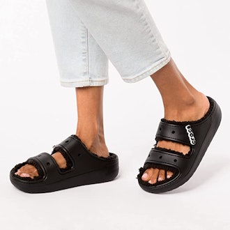 Crocs Classic Cozzzy Fuzzy Sandal Slides