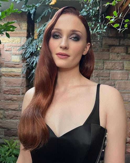 Sophie Turner vintage waves and curls