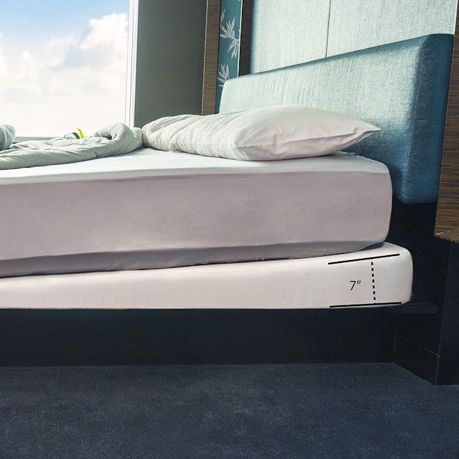 Avana 7-Inch Queen Mattress Elevator