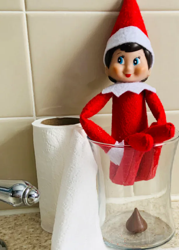 16 Elf On The Shelf Bathroom Ideas That Are Super Easy To Pull Off