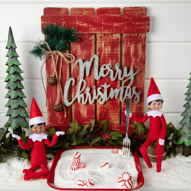 Create a Christmas Zen garden as an Elf on the Shelf idea for two Elves.