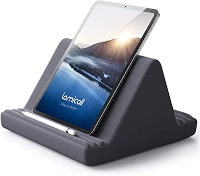 This pillow stand Kindle accessory lets you read your Kindle hands-free.