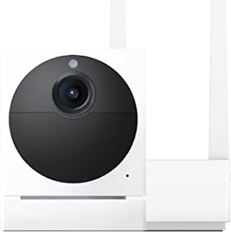 These security cameras for apartment doors have rotating and extendable cameras for the perfect angl...