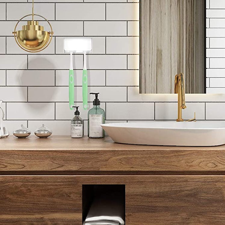 YRWXDY Wall Mounted Toothbrush Holder 