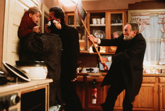 Macaulay Culkin, Joe Pesci, Daniel Stern, Roberts Blossom in 'Home Alone'
