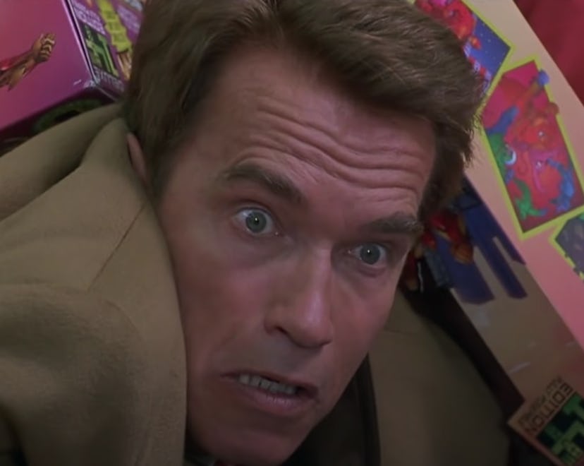 I rewatched Jingle All the Way and the mom is an idiot.