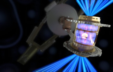 An image of the laser beams turning hydrogen fuel into plasma.