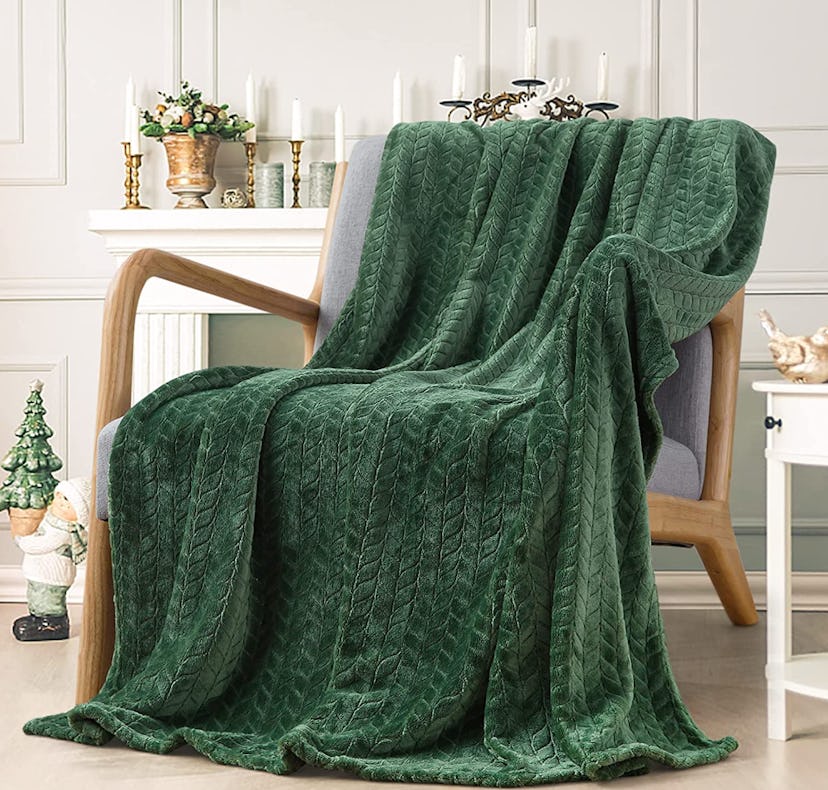  inhand Fleece Throw Blanket