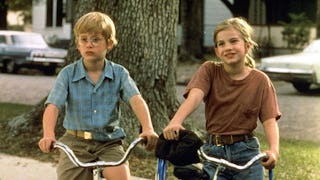 Macauley Culkin and Anna Chlumsky in 'My Girl.'