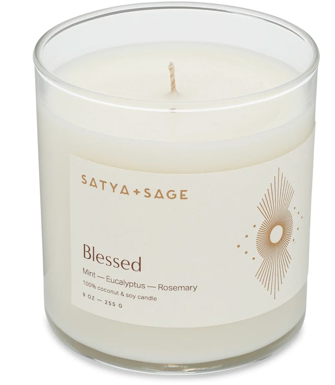 blessed candle as one of the best gifts for pregnant women