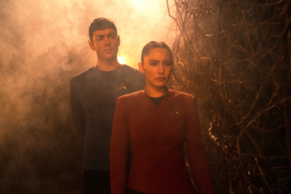 Ethan Peck as Spock and Christina Chong as La'an in 'Strange New Worlds.'
