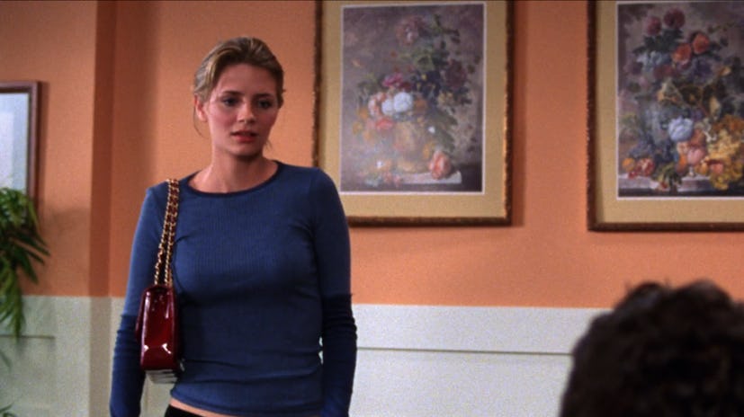 Marissa (Mischa Barton) in a therapy waiting room on 'The O.C.' Season 1, Episode 13.