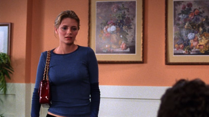 Marissa (Mischa Barton) in a therapy waiting room on ‘The O.C.’ Season 1, Episode 13.
