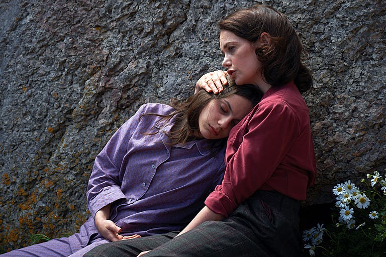 Lyra Belacqua (DAFNE KEEN), Mrs Coulter (RUTH WILSON)