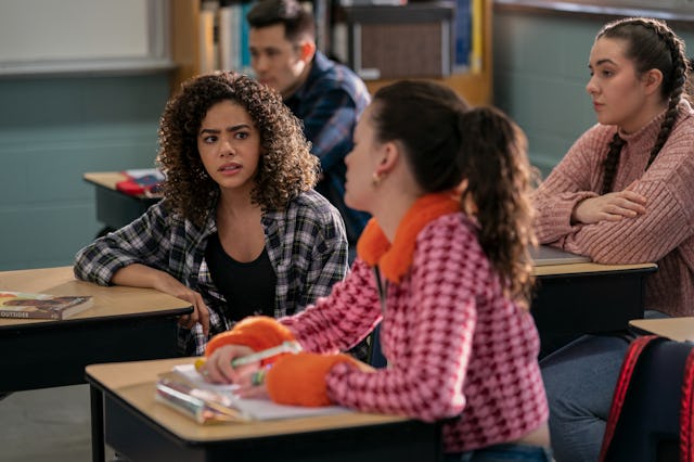 Antonia Gentry as Ginny, Sara Waisglass as Maxine Baker in Season 2 of 'Ginny & Georgia.'