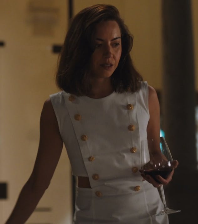 Aubrey Plaza's 'White Lotus' Outfits Give Strong Eurocore Vibes