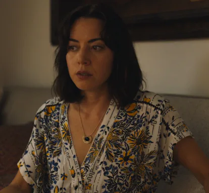 Aubrey Plaza's 'White Lotus' Outfits Give Strong Eurocore Vibes
