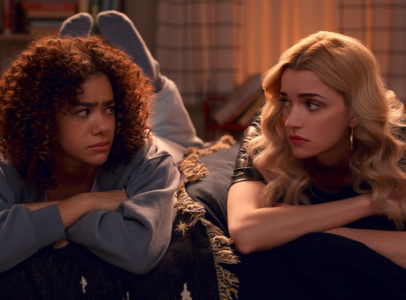 Antonia Gentry as Ginny, Brianne Howey as Georgia in episode 209 of Ginny & Georgia. 