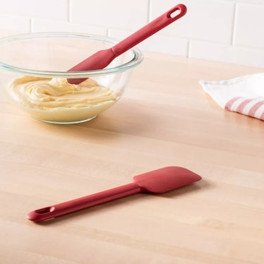 This spatula set is part of the home decor inspired by Pantone's Color of The Year 2023. 
