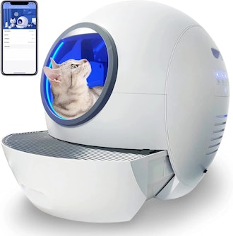 This litter robot alternative is ideal for larger cats and includes a front step for easy access.