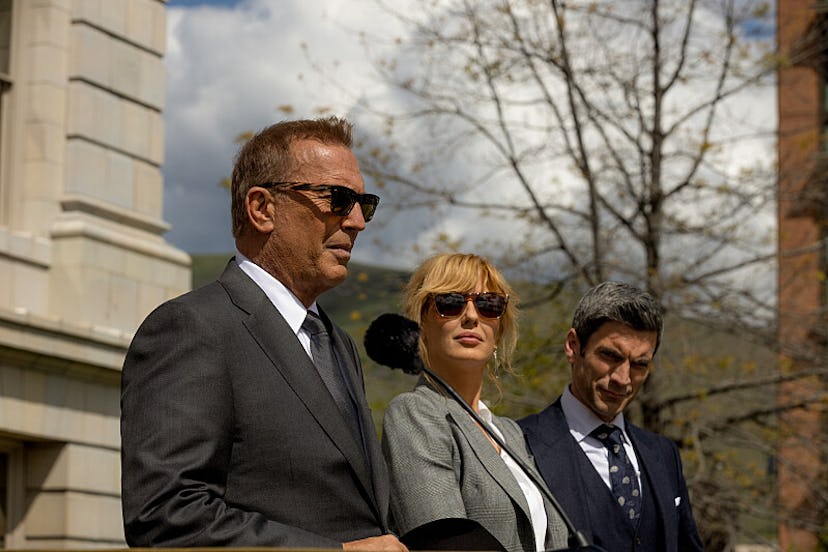 John Dutton (Kevin Costner) and his children Beth (Kelly Reilly) and Jamie (Wes Bentley) in Paramoun…
