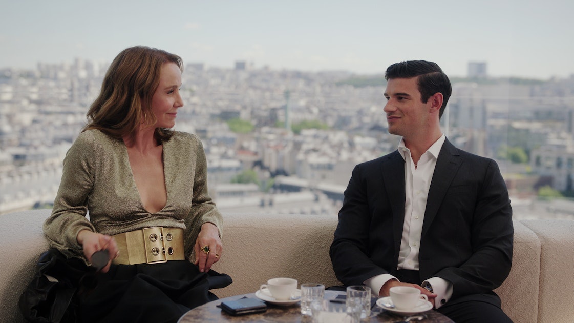 Who Plays Nicolas In Emily In Paris Season 3?