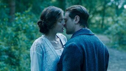 Emma Corrin and Jack O'Conner in Lady Chatterley's Lover