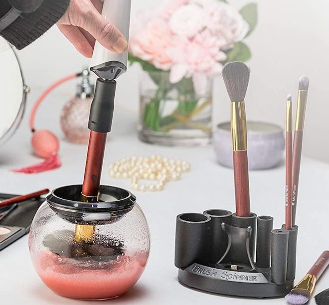 Luxe Makeup Brush Cleaner