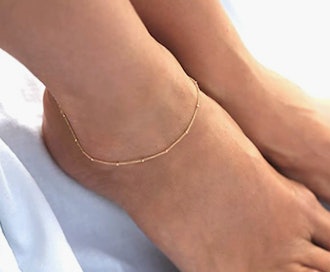 Mevecco Beaded Gold Charm Anklet