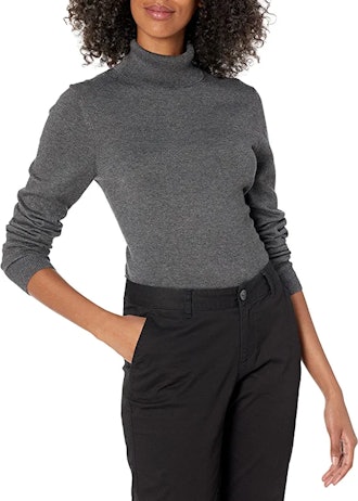 Amazon Essentials Classic-Fit Lightweight Turtleneck Sweater 