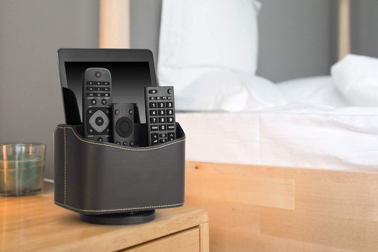 HofferRuffer Spinning Remote Control Holder